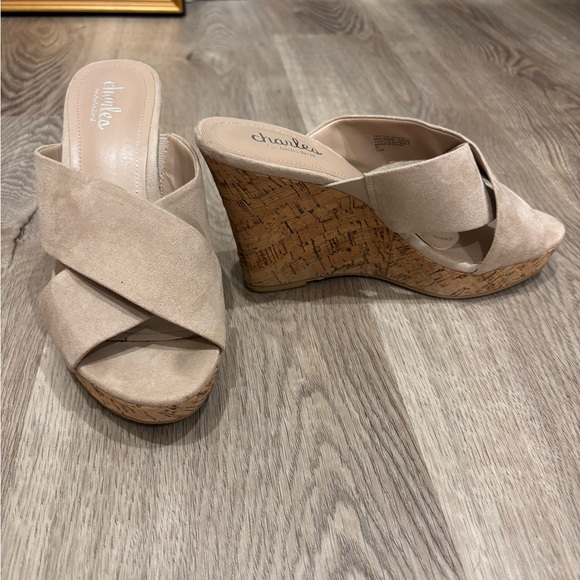 Charles by Charles David Tan Wedge Sandals with Strappy Design - Picture 6 of 10